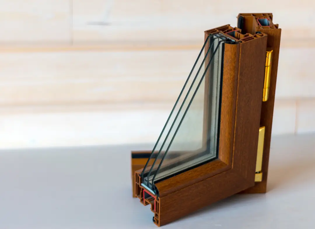 Installation de fenêtre en bois sur mesure Touët-de-l'Escarène